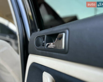 Черный Фольксваген Пассат, объемом двигателя 1.6 л и пробегом 249 тыс. км за 5100 $, фото 10 на Automoto.ua