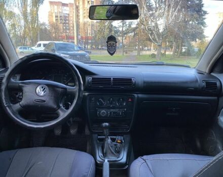 Черный Фольксваген Пассат, объемом двигателя 1.9 л и пробегом 273 тыс. км за 1600 $, фото 4 на Automoto.ua