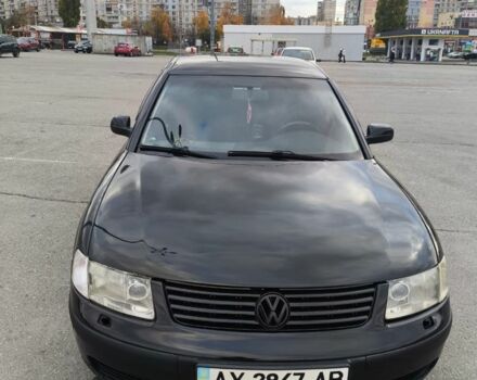 Черный Фольксваген Пассат, объемом двигателя 1.8 л и пробегом 435 тыс. км за 4300 $, фото 2 на Automoto.ua