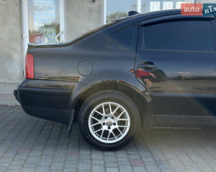 Черный Фольксваген Пассат, объемом двигателя 1.6 л и пробегом 249 тыс. км за 5100 $, фото 22 на Automoto.ua