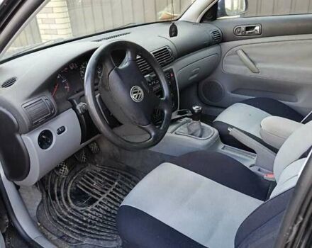 Чорний Фольксваген Пассат, об'ємом двигуна 1.8 л та пробігом 327 тис. км за 3900 $, фото 2 на Automoto.ua