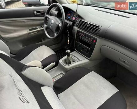 Чорний Фольксваген Пассат, об'ємом двигуна 1.78 л та пробігом 327 тис. км за 3900 $, фото 11 на Automoto.ua