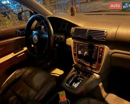 Черный Фольксваген Пассат, объемом двигателя 2.77 л и пробегом 325 тыс. км за 3500 $, фото 4 на Automoto.ua