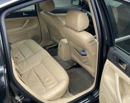 Черный Фольксваген Пассат, объемом двигателя 1.8 л и пробегом 262 тыс. км за 3700 $, фото 12 на Automoto.ua