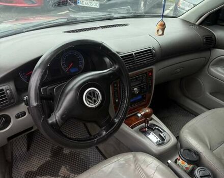 Черный Фольксваген Пассат, объемом двигателя 2.77 л и пробегом 325 тыс. км за 3500 $, фото 2 на Automoto.ua