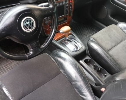 Черный Фольксваген Пассат, объемом двигателя 2.8 л и пробегом 332 тыс. км за 3950 $, фото 7 на Automoto.ua