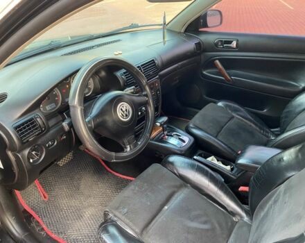 Черный Фольксваген Пассат, объемом двигателя 1.8 л и пробегом 300 тыс. км за 3250 $, фото 4 на Automoto.ua