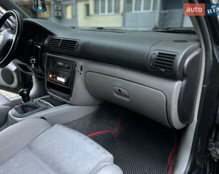 Черный Фольксваген Пассат, объемом двигателя 1.9 л и пробегом 409 тыс. км за 4650 $, фото 68 на Automoto.ua