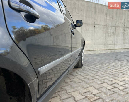 Черный Фольксваген Пассат, объемом двигателя 1.6 л и пробегом 258 тыс. км за 4499 $, фото 24 на Automoto.ua