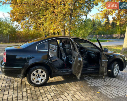 Черный Фольксваген Пассат, объемом двигателя 1.6 л и пробегом 254 тыс. км за 3950 $, фото 5 на Automoto.ua