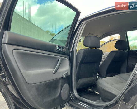 Черный Фольксваген Пассат, объемом двигателя 1.6 л и пробегом 258 тыс. км за 4499 $, фото 18 на Automoto.ua