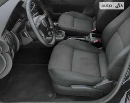 Черный Фольксваген Пассат, объемом двигателя 1.6 л и пробегом 170 тыс. км за 5100 $, фото 12 на Automoto.ua