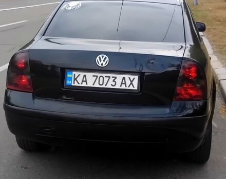 Черный Фольксваген Пассат, объемом двигателя 1.6 л и пробегом 340 тыс. км за 3500 $, фото 4 на Automoto.ua