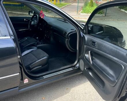 Черный Фольксваген Пассат, объемом двигателя 1.8 л и пробегом 369 тыс. км за 4200 $, фото 6 на Automoto.ua