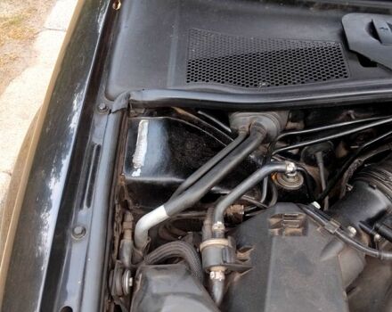 Черный Фольксваген Пассат, объемом двигателя 1.6 л и пробегом 340 тыс. км за 3500 $, фото 2 на Automoto.ua