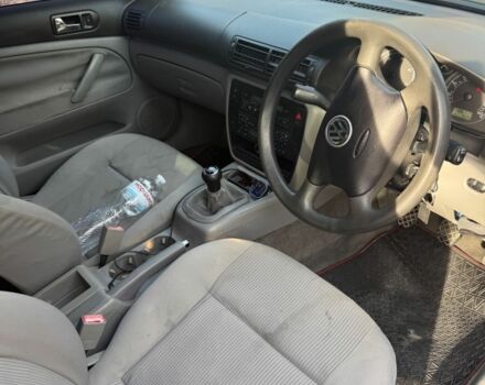 Черный Фольксваген Пассат, объемом двигателя 1.9 л и пробегом 290 тыс. км за 2096 $, фото 4 на Automoto.ua