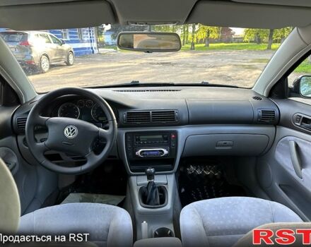 Черный Фольксваген Пассат, объемом двигателя 1.6 л и пробегом 140 тыс. км за 5700 $, фото 13 на Automoto.ua