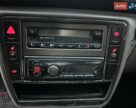 Черный Фольксваген Пассат, объемом двигателя 1.9 л и пробегом 409 тыс. км за 4650 $, фото 53 на Automoto.ua