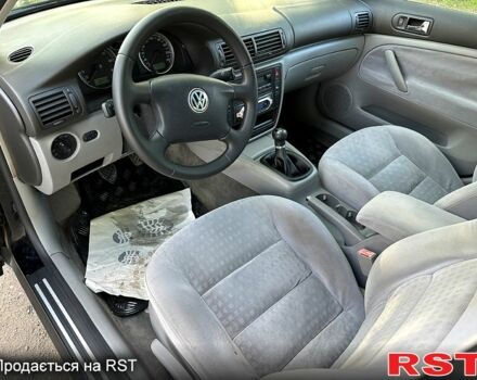 Черный Фольксваген Пассат, объемом двигателя 1.6 л и пробегом 140 тыс. км за 5700 $, фото 10 на Automoto.ua