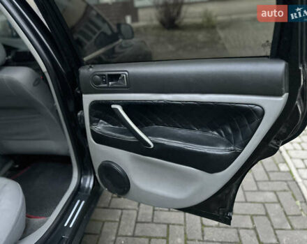 Черный Фольксваген Пассат, объемом двигателя 1.9 л и пробегом 409 тыс. км за 4650 $, фото 62 на Automoto.ua