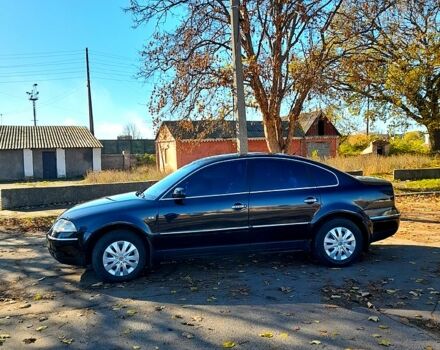 Черный Фольксваген Пассат, объемом двигателя 1.8 л и пробегом 370 тыс. км за 4500 $, фото 5 на Automoto.ua