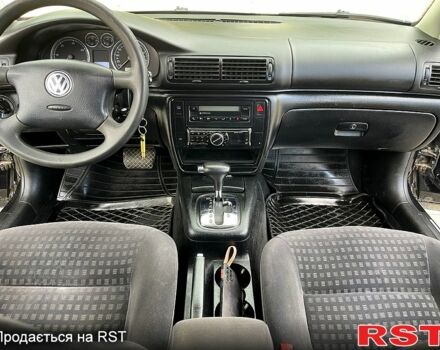 Черный Фольксваген Пассат, объемом двигателя 1.9 л и пробегом 258 тыс. км за 3850 $, фото 7 на Automoto.ua