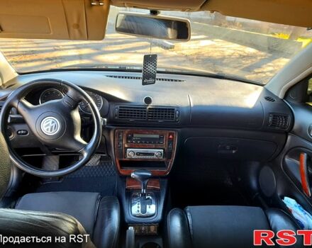 Черный Фольксваген Пассат, объемом двигателя 1.8 л и пробегом 370 тыс. км за 4500 $, фото 7 на Automoto.ua