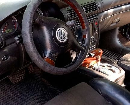 Чорний Фольксваген Пассат, об'ємом двигуна 2.8 л та пробігом 208 тис. км за 5600 $, фото 2 на Automoto.ua