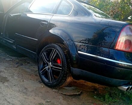 Чорний Фольксваген Пассат, об'ємом двигуна 2.8 л та пробігом 200 тис. км за 3500 $, фото 1 на Automoto.ua