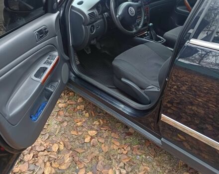 Черный Фольксваген Пассат, объемом двигателя 1.8 л и пробегом 400 тыс. км за 4700 $, фото 7 на Automoto.ua