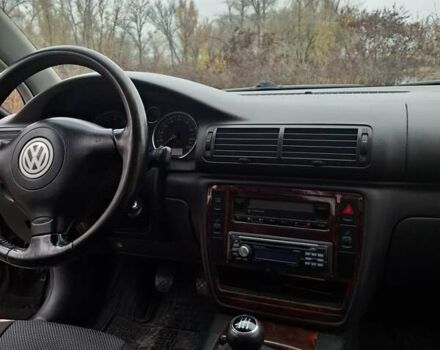 Черный Фольксваген Пассат, объемом двигателя 1.98 л и пробегом 183 тыс. км за 4900 $, фото 8 на Automoto.ua