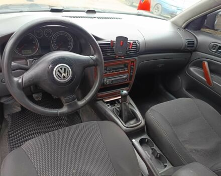 Черный Фольксваген Пассат, объемом двигателя 1.8 л и пробегом 400 тыс. км за 4700 $, фото 4 на Automoto.ua