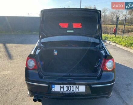 Черный Фольксваген Пассат, объемом двигателя 2 л и пробегом 240 тыс. км за 7000 $, фото 4 на Automoto.ua