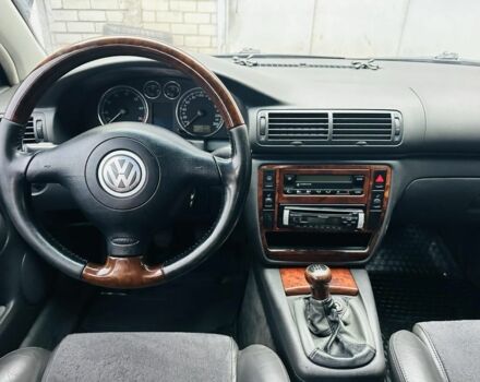 Черный Фольксваген Пассат, объемом двигателя 1.8 л и пробегом 200 тыс. км за 4750 $, фото 4 на Automoto.ua