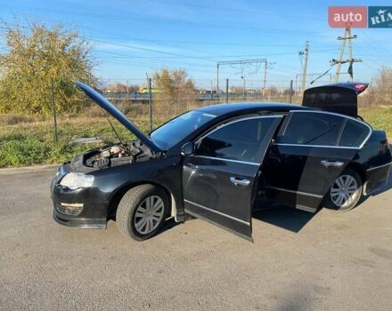 Черный Фольксваген Пассат, объемом двигателя 2 л и пробегом 240 тыс. км за 7000 $, фото 6 на Automoto.ua