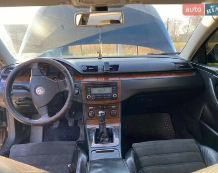 Черный Фольксваген Пассат, объемом двигателя 2 л и пробегом 240 тыс. км за 7000 $, фото 8 на Automoto.ua