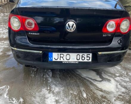 Чорний Фольксваген Пассат, об'ємом двигуна 2 л та пробігом 300 тис. км за 3500 $, фото 1 на Automoto.ua