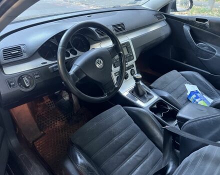 Чорний Фольксваген Пассат, об'ємом двигуна 2 л та пробігом 300 тис. км за 2500 $, фото 6 на Automoto.ua