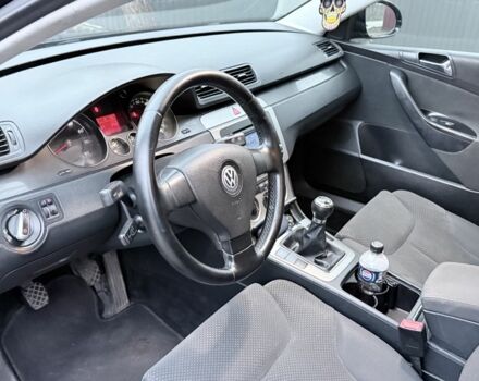 Черный Фольксваген Пассат, объемом двигателя 2 л и пробегом 319 тыс. км за 5500 $, фото 7 на Automoto.ua