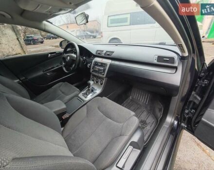 Чорний Фольксваген Пассат, об'ємом двигуна 2 л та пробігом 112 тис. км за 6950 $, фото 38 на Automoto.ua