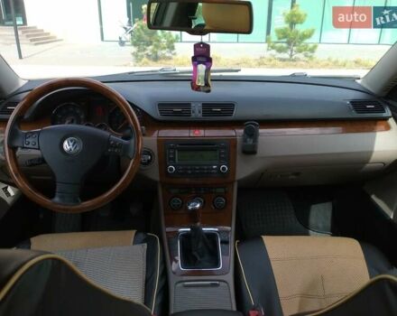 Черный Фольксваген Пассат, объемом двигателя 1.6 л и пробегом 320 тыс. км за 5000 $, фото 14 на Automoto.ua