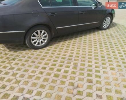 Черный Фольксваген Пассат, объемом двигателя 1.6 л и пробегом 320 тыс. км за 5000 $, фото 6 на Automoto.ua