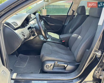 Чорний Фольксваген Пассат, об'ємом двигуна 2 л та пробігом 251 тис. км за 4899 $, фото 34 на Automoto.ua