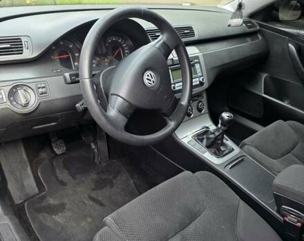 Фольксваген Пассат 2006 в Кривом Роге на Automoto.ua Черный Фольксваген Пассат, объемом двигателя 2 л и пробегом 300 тыс. км за 5999 $, фото 9 на Automoto.ua