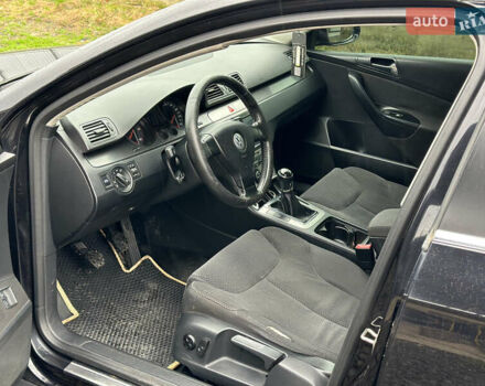 Черный Фольксваген Пассат, объемом двигателя 2 л и пробегом 290 тыс. км за 5100 $, фото 8 на Automoto.ua