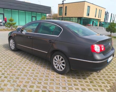 Чорний Фольксваген Пассат, об'ємом двигуна 1.6 л та пробігом 320 тис. км за 4699 $, фото 18 на Automoto.ua