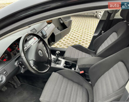 Черный Фольксваген Пассат, объемом двигателя 1.6 л и пробегом 340 тыс. км за 5700 $, фото 8 на Automoto.ua