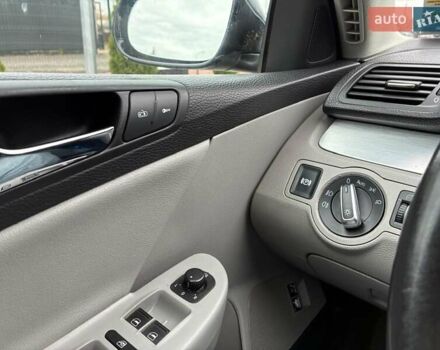 Черный Фольксваген Пассат, объемом двигателя 1.6 л и пробегом 224 тыс. км за 6200 $, фото 21 на Automoto.ua