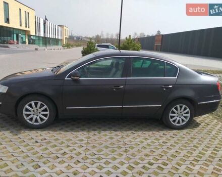 Черный Фольксваген Пассат, объемом двигателя 1.6 л и пробегом 320 тыс. км за 5000 $, фото 5 на Automoto.ua