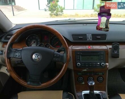 Черный Фольксваген Пассат, объемом двигателя 1.6 л и пробегом 320 тыс. км за 5000 $, фото 13 на Automoto.ua